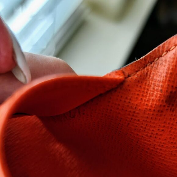 Louis Vuitton Monogram 4 Key Holder - Picture 12 of 12